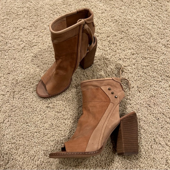 Dolce Vita NIKI Chestnut nubuck bootie with open toe - Size 8 - Picture 4 of 11